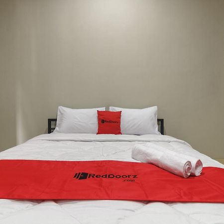 雅加达 Reddoorz Near Puri Indah Mall酒店 外观 照片