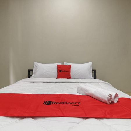 Reddoorz Near Puri Indah Mall 雅加达 外观 照片