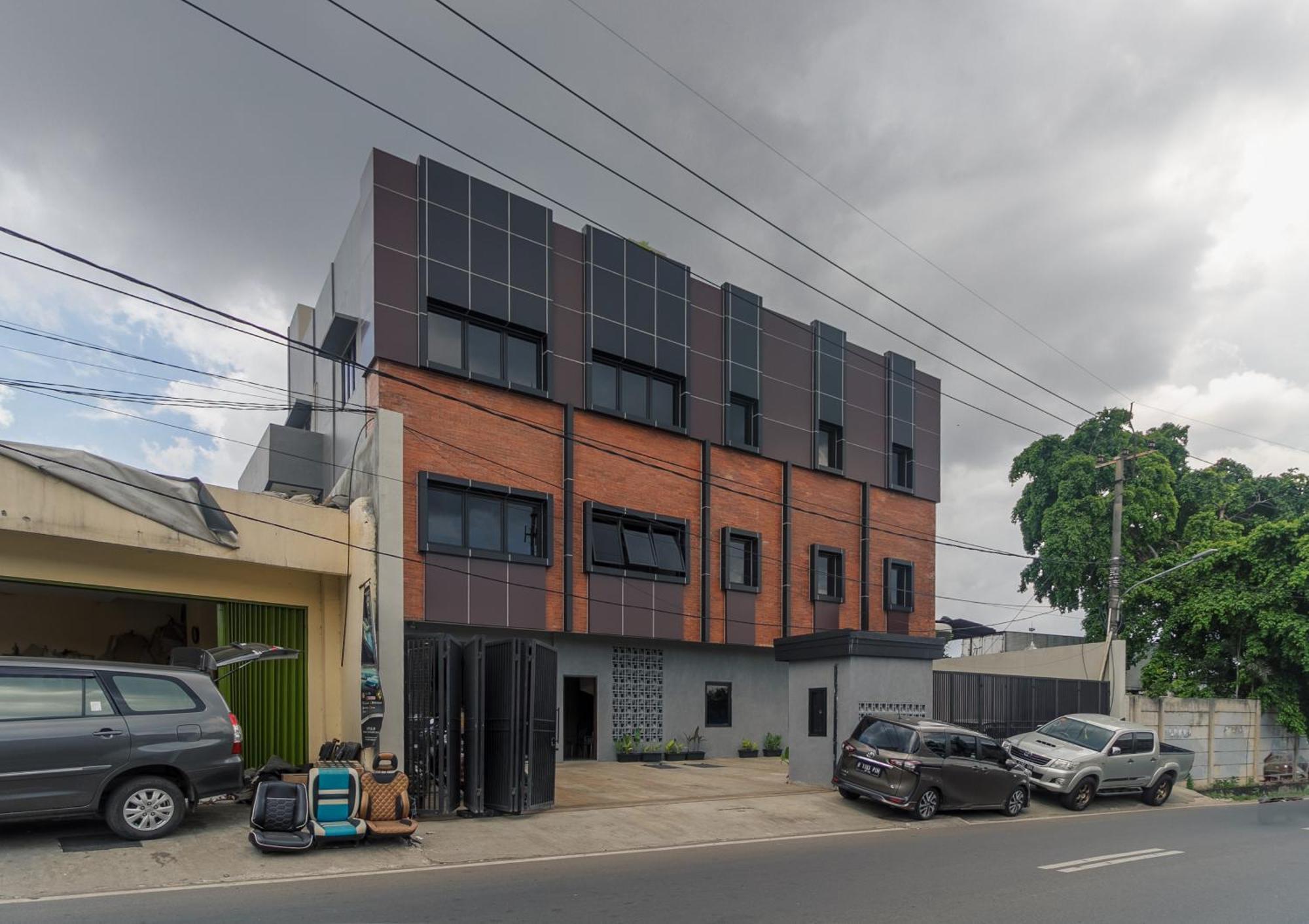 Reddoorz Near Puri Indah Mall 雅加达 外观 照片